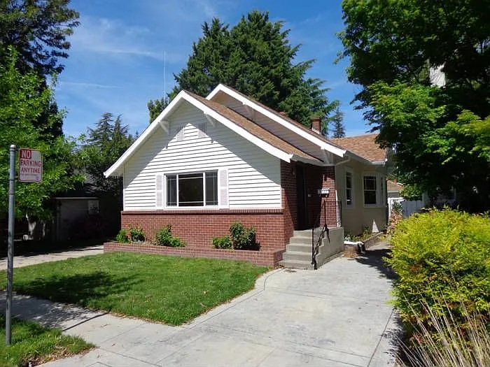 3933 U St photo 1