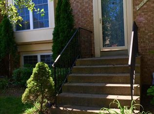 4243 Sleepy Lake Dr, Fairfax, VA 22033