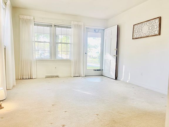 2nd image of 124 Rosemary Ln
