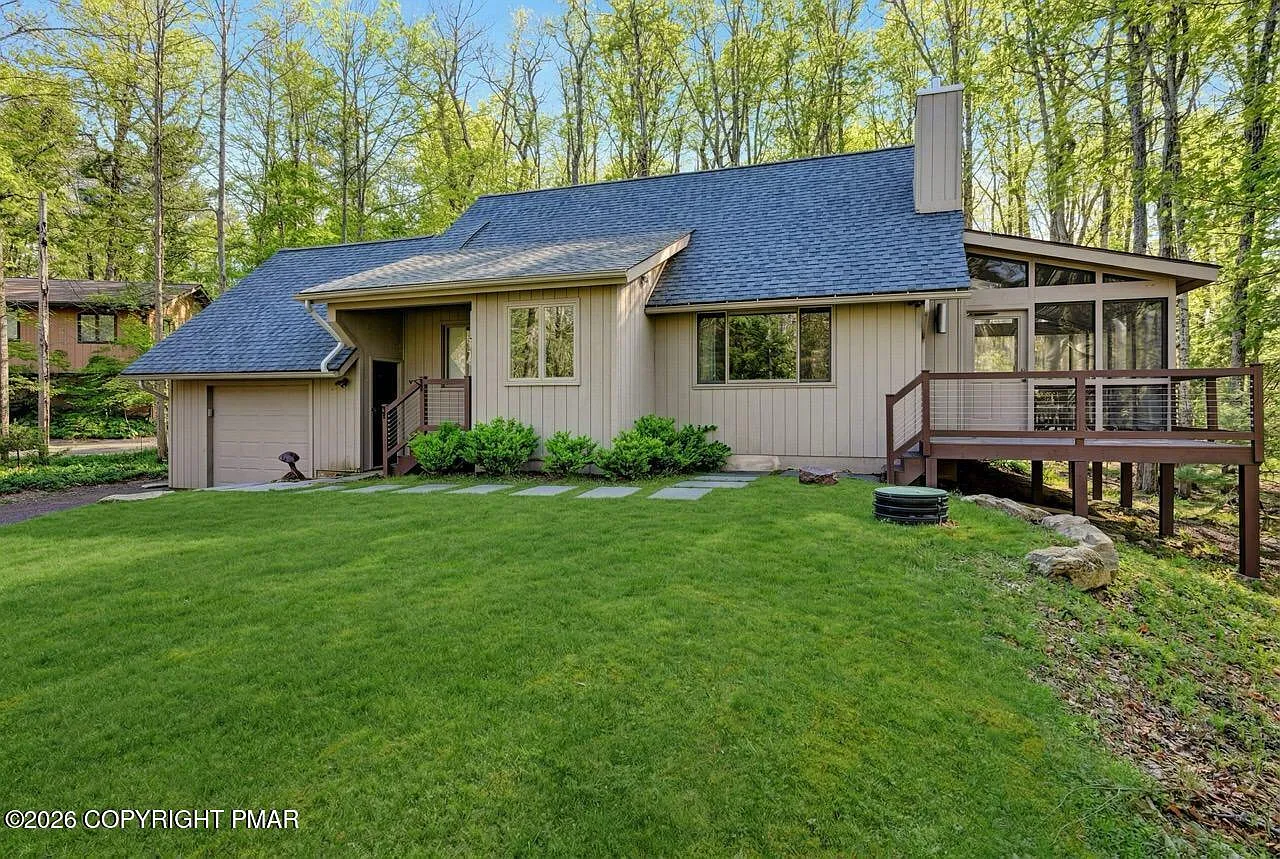 312 Foxglove Pl photo 1