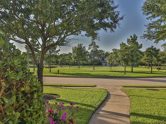 2nd image of 26411 Bayou Vista Cir
