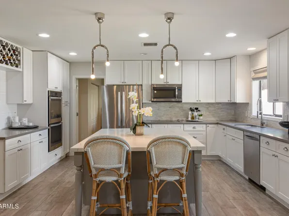 2402 E KRAMER Circle, Mesa, AZ 85213
