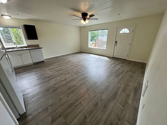4th image of 2083 SE Courtney Ave #2077