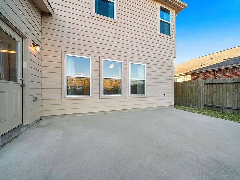 9439 Grand Spark Dr — Photo 23