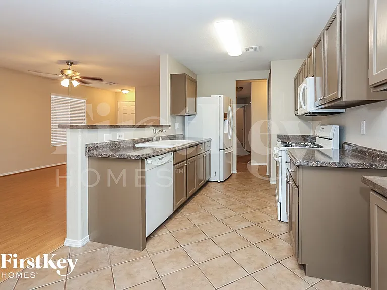 5508 Crinoline Ave — Photo 4