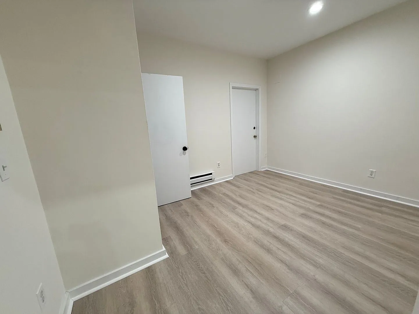 Charming 3 Bedroom — Photo 4