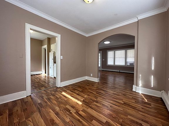 5th image of 1120 E Corrington Ave