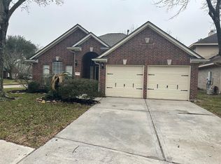 1410 Turnberry Cir, Baytown, TX 77523