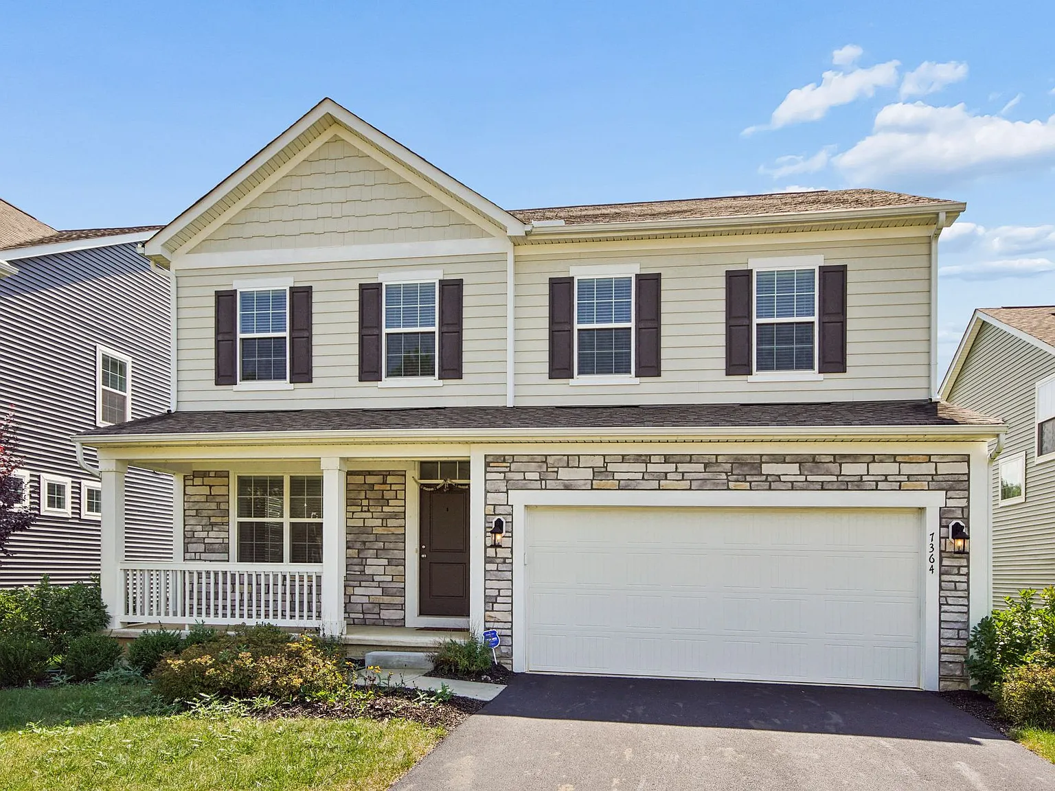 4 bed, 2.5 bath, 3000 sqft, $2,999 — Photo 2