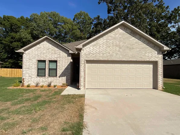 225 Kayla Ln, Lonoke, AR 72086