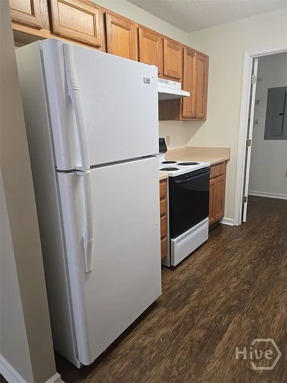 2 bed, 1.5 bath, 1240 sqft, $1,500 — Photo 4
