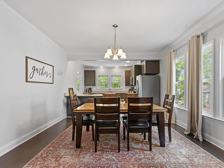609 N Hyde Park Ave — Photo 8