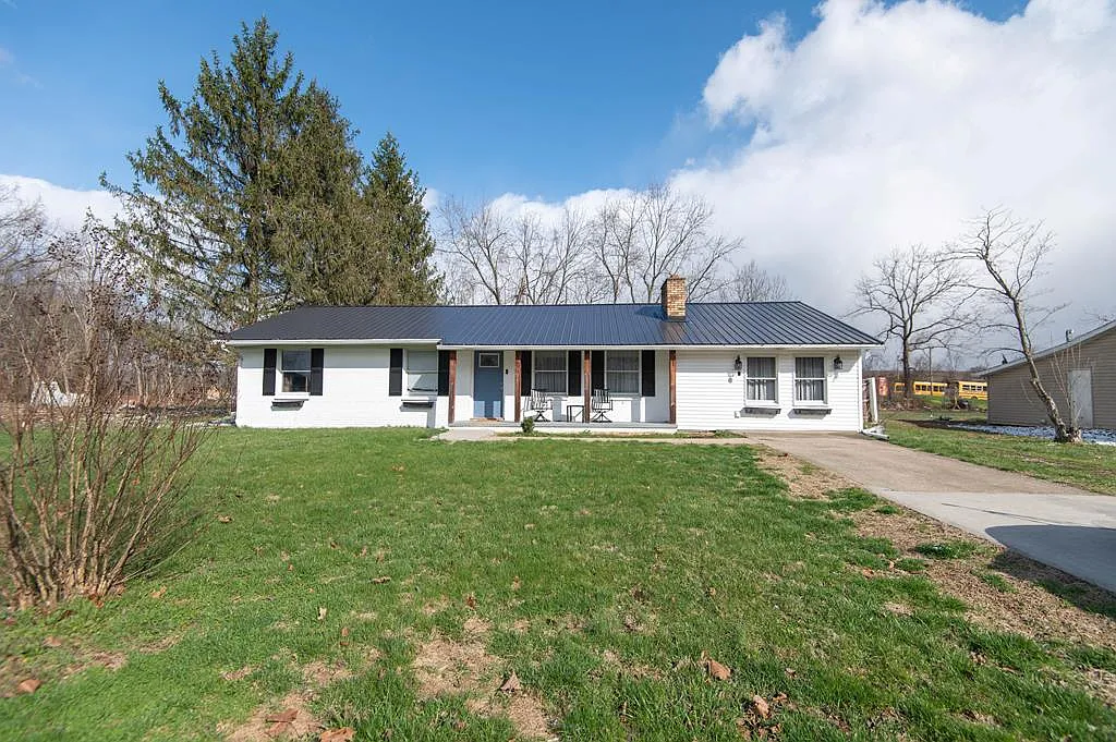 114 Birch St photo 1