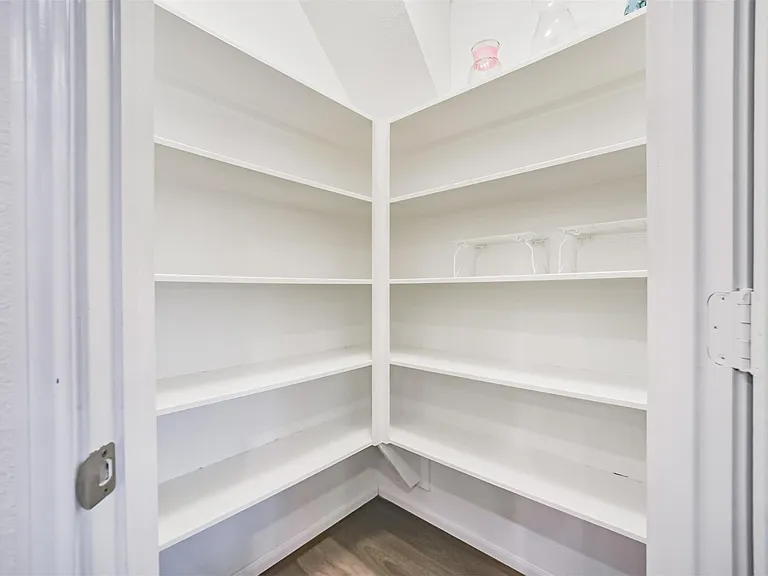 25546 Kensington Lake Dr — Photo 11
