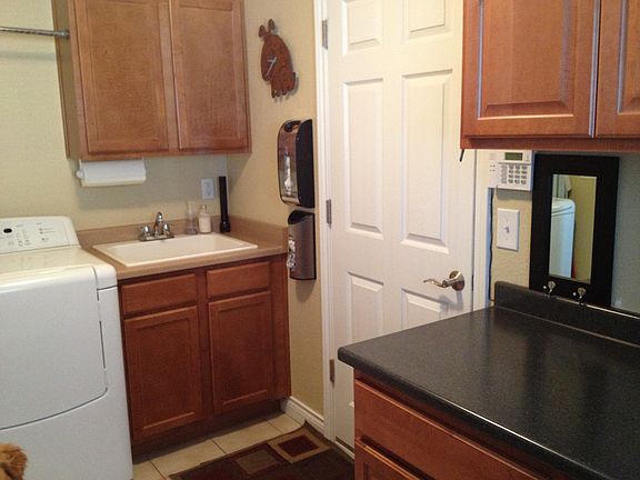 Mudroom w/garage entry