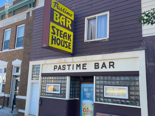 121 S Main St, Hettinger, ND 58639