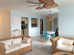1 Sandy Point Ln UNIT 210, Chesapeake, VA 23320