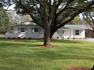 2751 N Fontainebleau Dr, Mobile, AL 36606