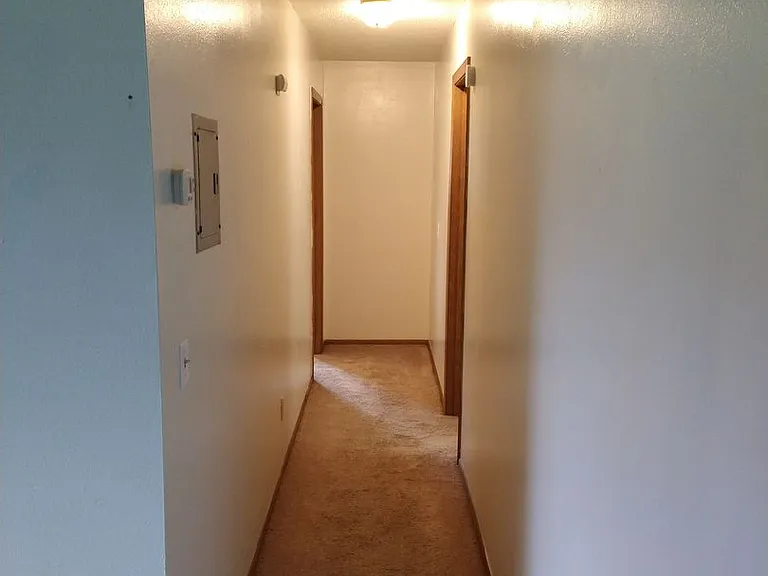 702 Imperial Dr — Photo 5
