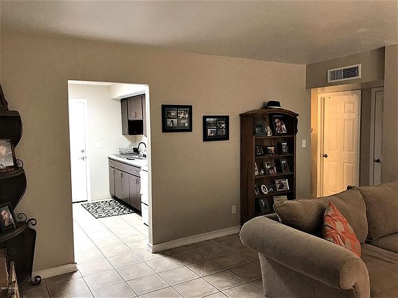 2nd image of 1404 N Riverview Blvd #E-h