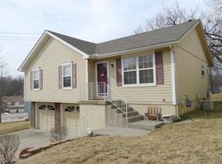 7004 NE 46th St, Kansas City, MO 64117