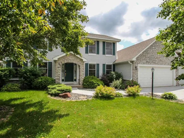 21055 Floral Bay N, Forest Lake, MN 55025