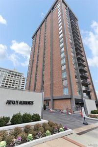 200 S Brentwood Blvd APT 12F, Saint Louis, MO, 63105