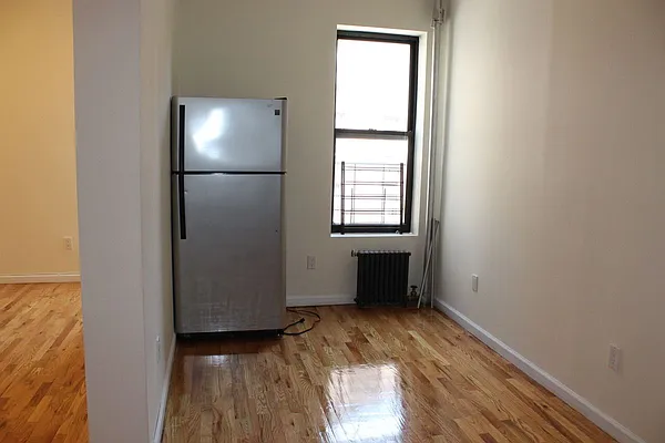 Rented by Premier Metro Realty Corp | media 27