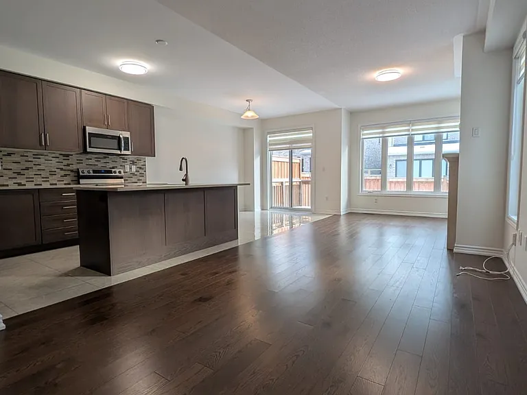 132 Laing Dr — Photo 9