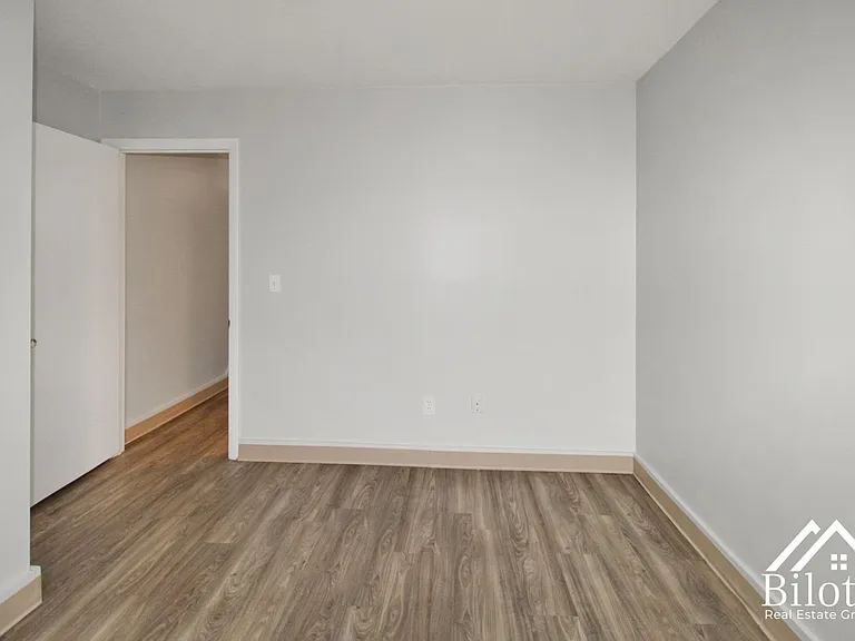859 Pine Street — Photo 37