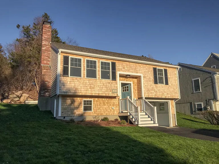 5 Dexter Ave — Photo 1