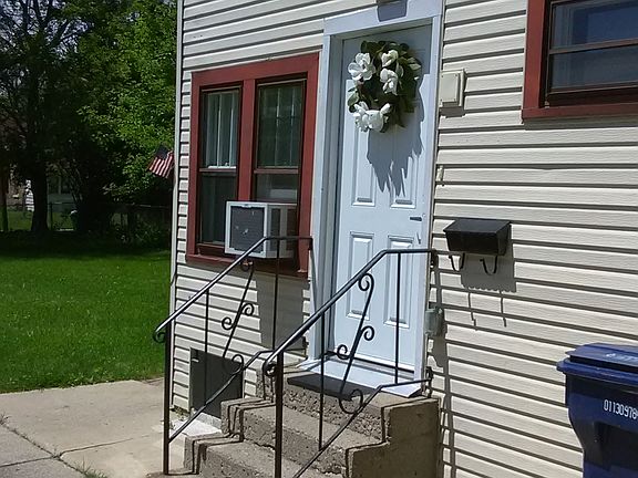 3rd image of 1823 Park Ave