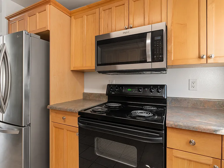 2850 Reynard Way #21 — Photo 18