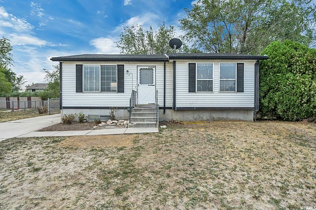 1st image of 3718 S Buckeroo Cir W