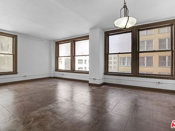 3rd image of 215 W 7th St APT 602