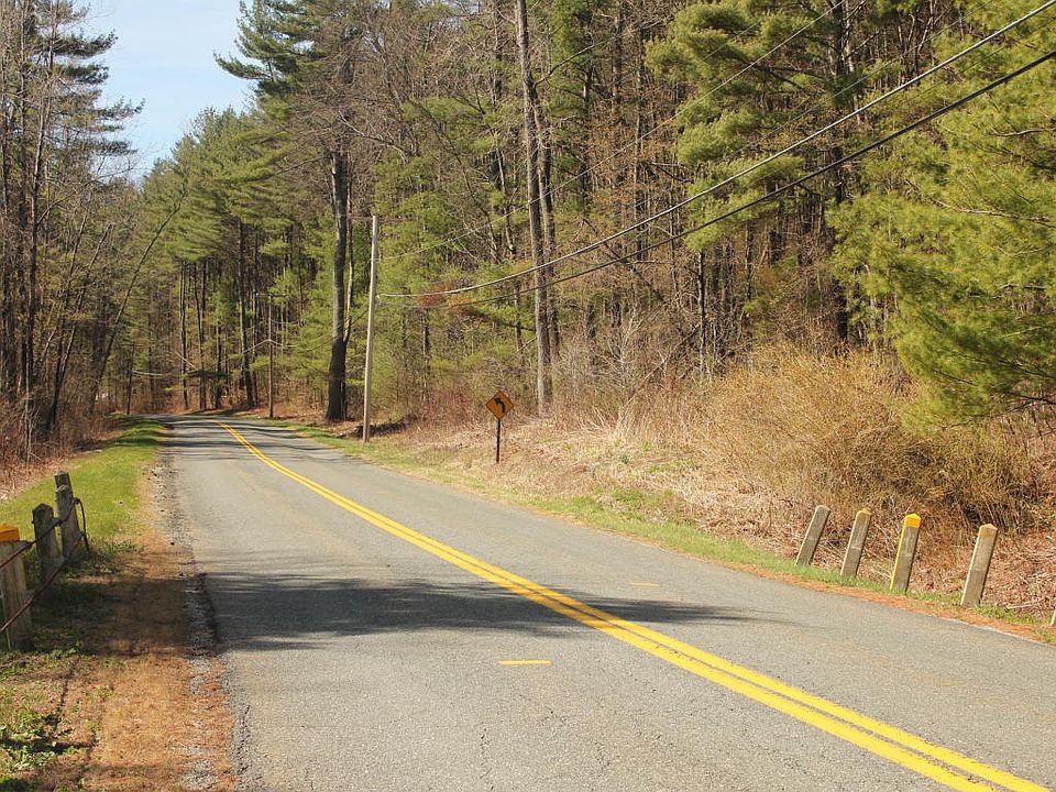 2nd image of Monument Valley Rd
