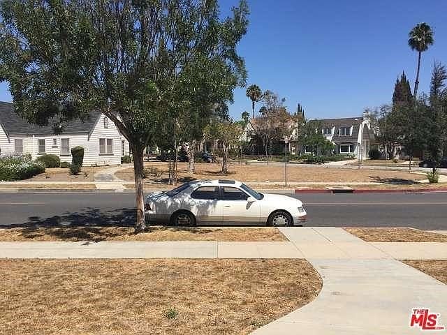 2nd image of 143 N Rexford Dr