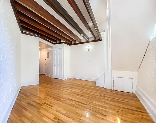 Rented by City Connections Realty | media 19