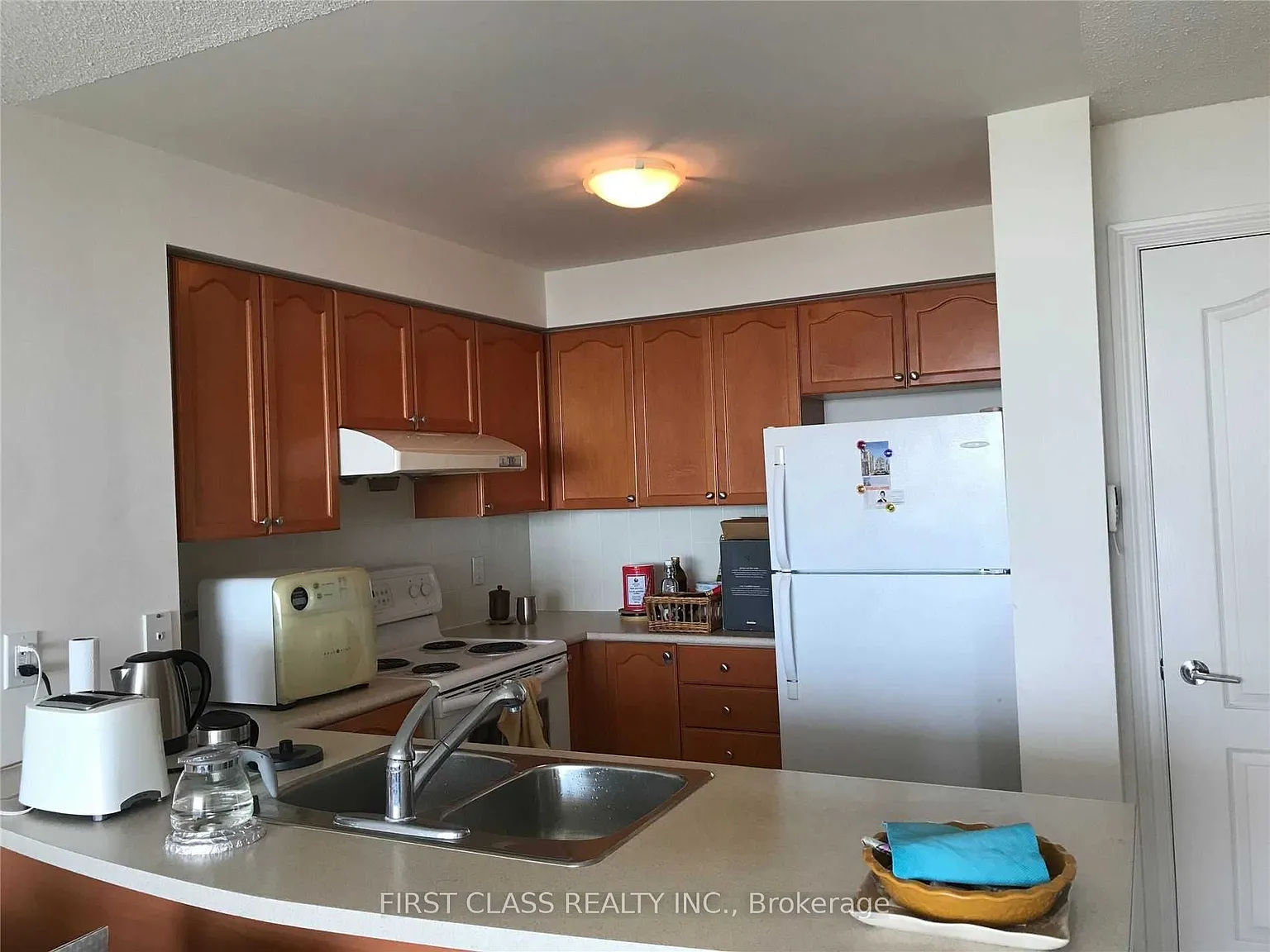 3 bed, $1,680 — Photo 4