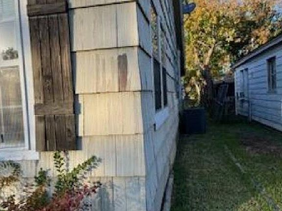 5th image of 1018 W 8th St