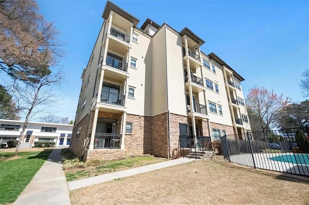 Building Photo - 2230 Cheshire Bridge Rd NE #504