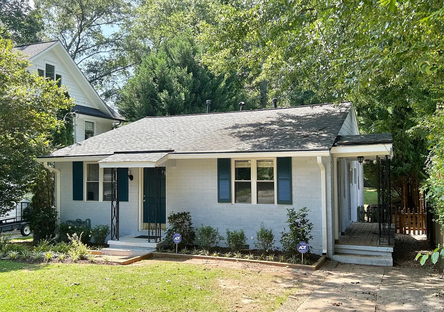 Cozy Remodeled Decatur 1 Bed-1 Bath Duplex, Minutes From Emory Clairmont! — Photo 1