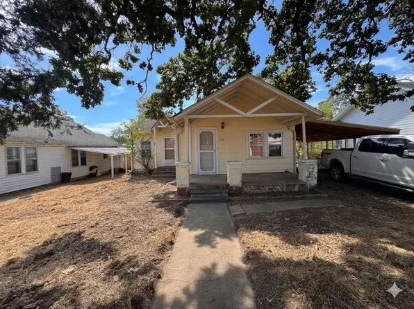 208 NE 2nd St, Antlers, OK 74523