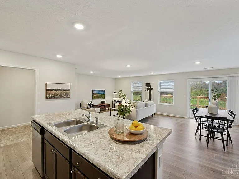 5001 Lakeview Dr — Photo 12