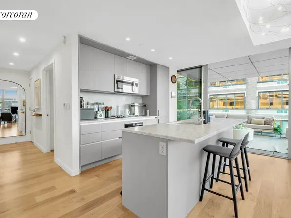 547 West 47th Street image 5 of 10