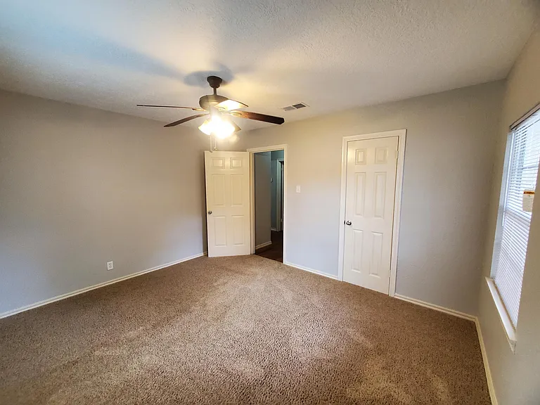 217 Wellington St — Photo 19
