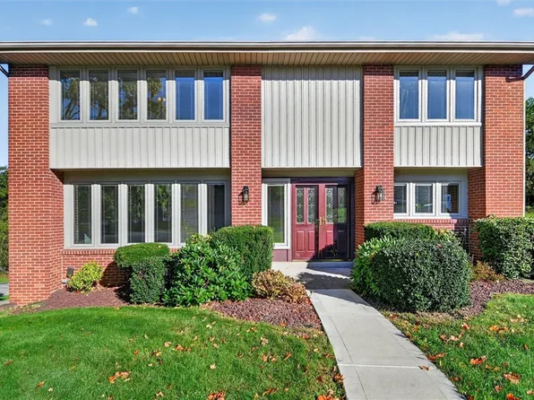 21 Scenic Dr, Coraopolis, PA 15108