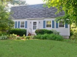 66 Nesenkeag Dr, Litchfield, NH 03052