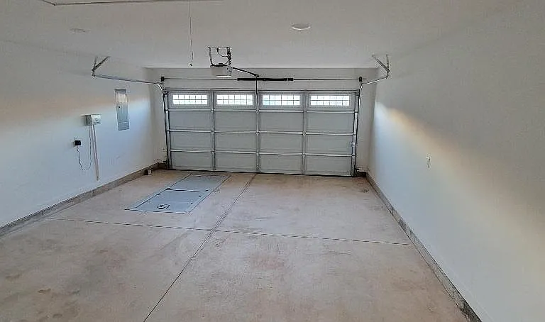 2440 Santa Monica St — Photo 16