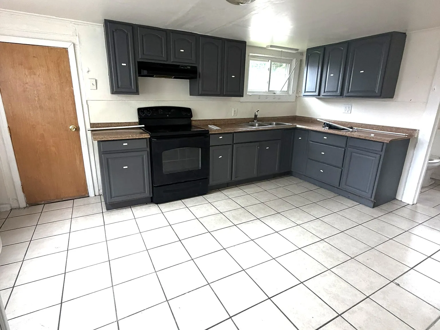 3 bed, 1500 sqft, $1,600 — Photo 3